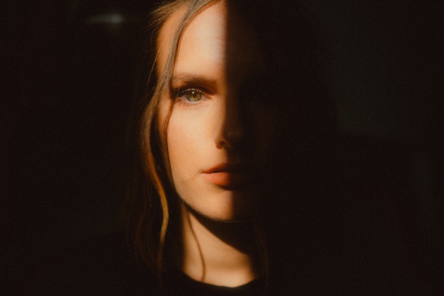 Superare l'emicrania con lo Yoga therapy